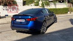 نيسان ألتيما